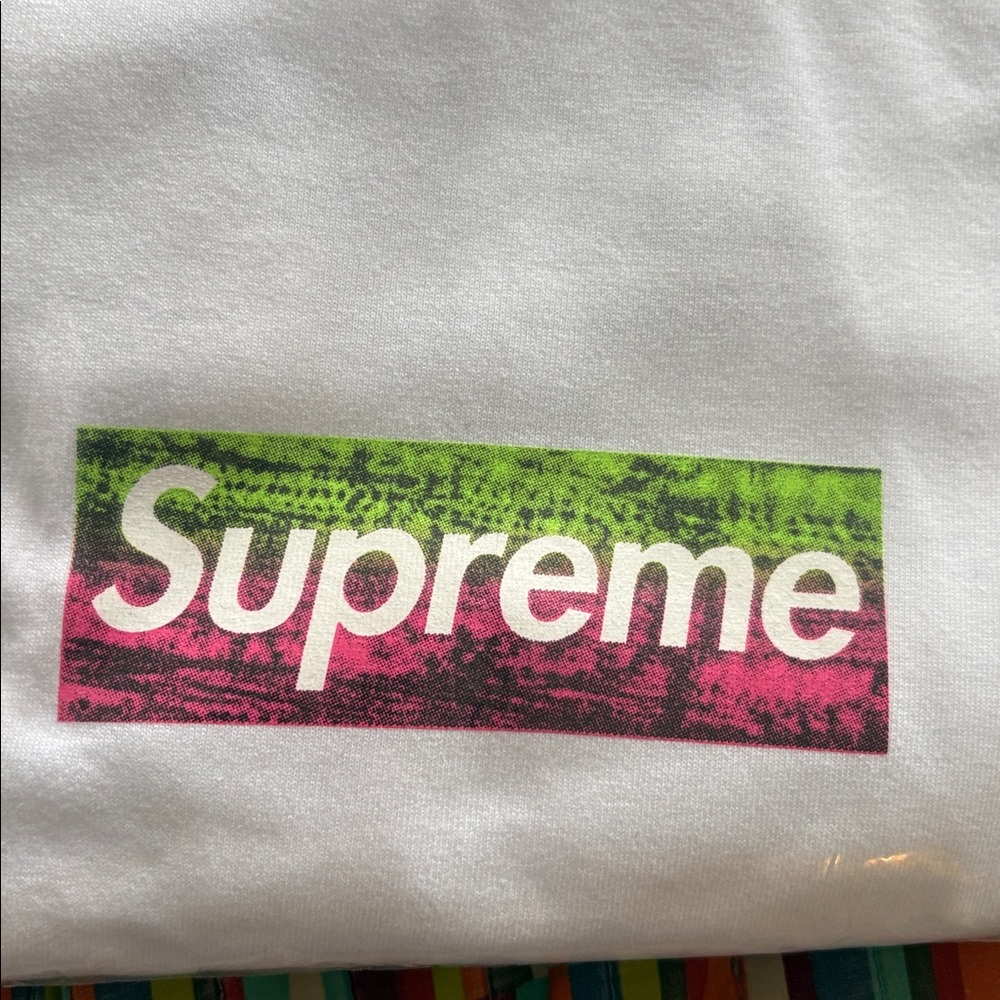 Supreme LA fire relief box logo White Tshirt Green & Pink nwt in bag - Picture 2 of 11